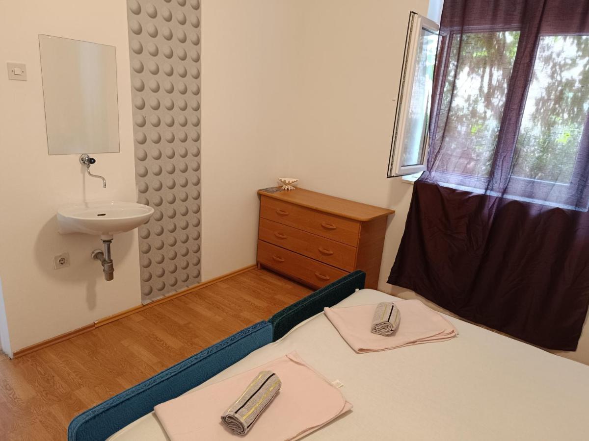 Hostel Rasema Trogir Luaran gambar
